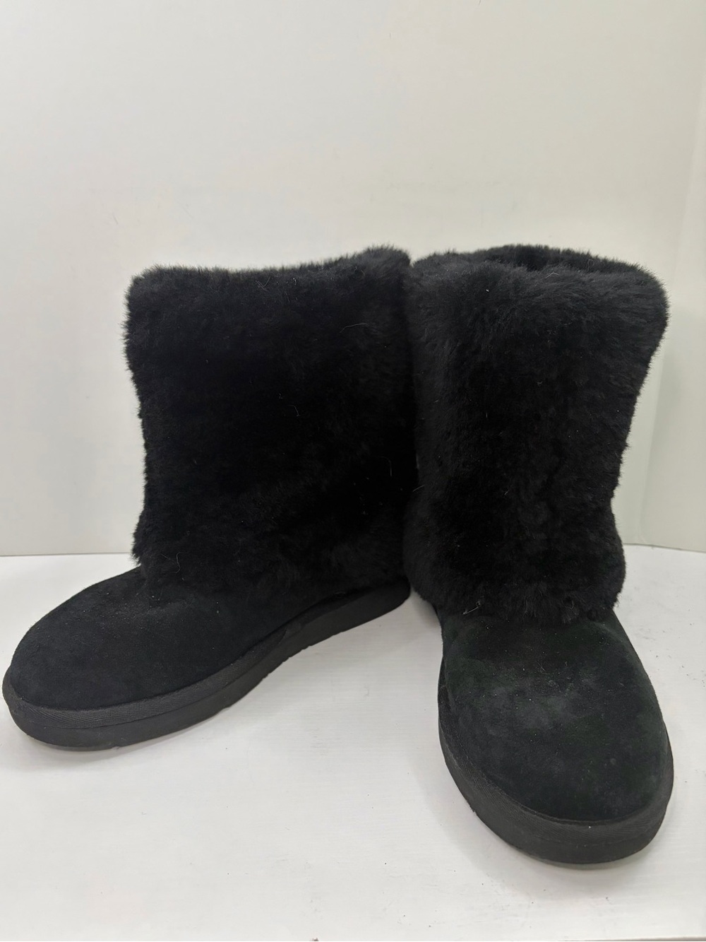 UGG Patten Black Suede & Sherpa Winter Boots Size 7